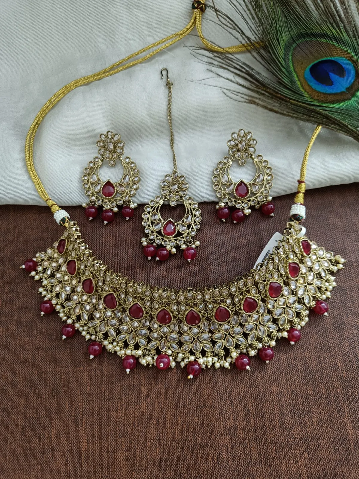 Elegant Mehandi Choker Set With Bridal Accessories